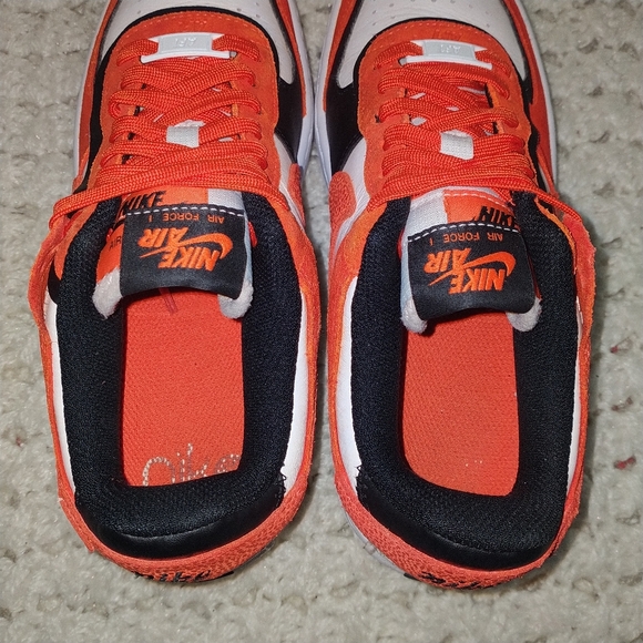 Nike Red and White Women's Sneakers - Picture 6 of 11